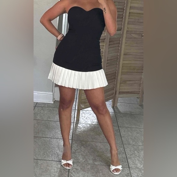 Elegant Strapless Mini Dress with Pleated Hem – Classic and Modern Fusion ✨✨🔥🔥 - Picture 5 of 5